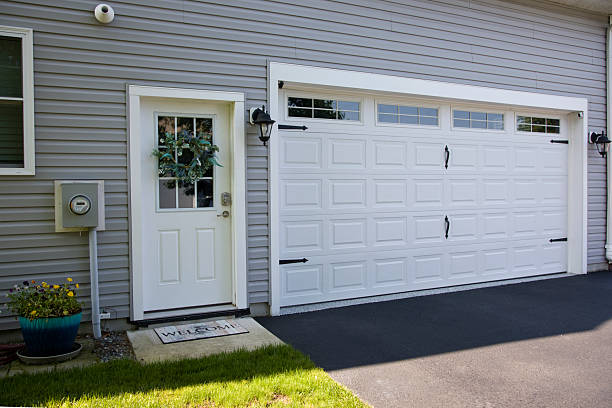 24/7 Emergency Garage Door Panel Replacement experts in Imperial, PA